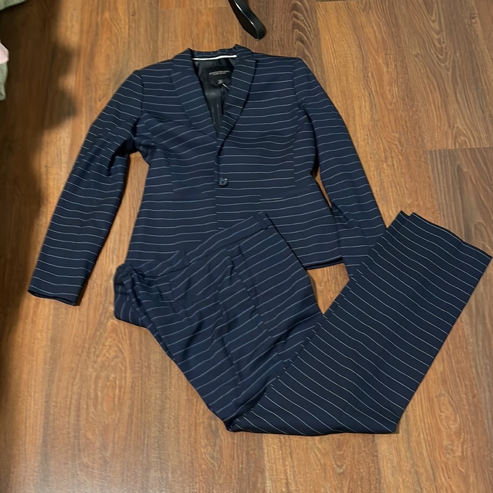 Banana republic suit set NWT blazer sz 0P and sz 2 NWOT trousers